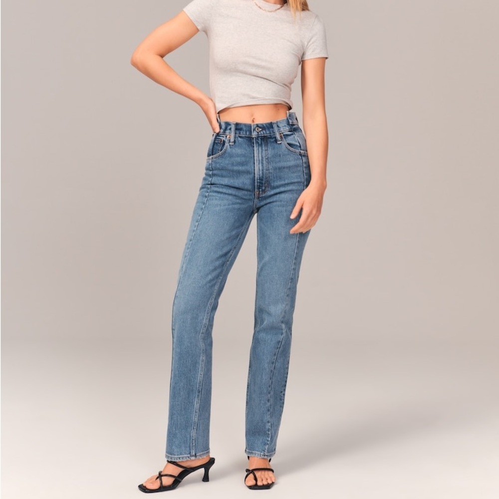 Abercrombie & Fitch Ultra High Rise 90s Straight Jean